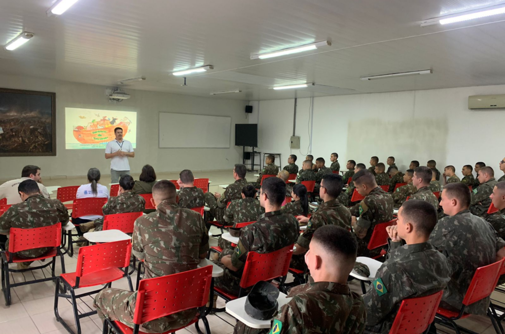 Prevenção à dengue é tema de palestra no Exército