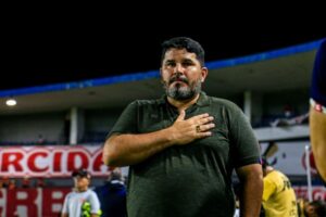 Ex-técnico do Avaí fecha com clube da Série A