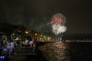 Réveillon de Florianópolis terá espetáculo de 15 minutos, cascata na ponte, arte e música