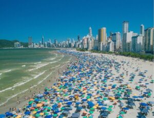 Balneário Camboriú espera 2 milhões de turistas no verão