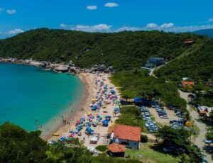 Banhista tem parada cardíaca na praia da Tainha