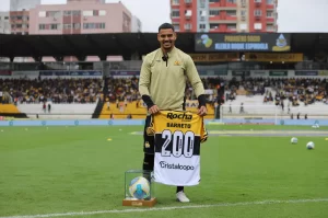 Barreto deixa futuro em aberto com o Criciúma: ‘vamos dar uma pensadinha’