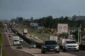Mais de 730 mil veículos transitaram pela BR-101 no Sul catarinense nos últimos três dias
