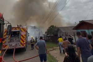 Homem é preso por incendiar casa e matar pai em Lages