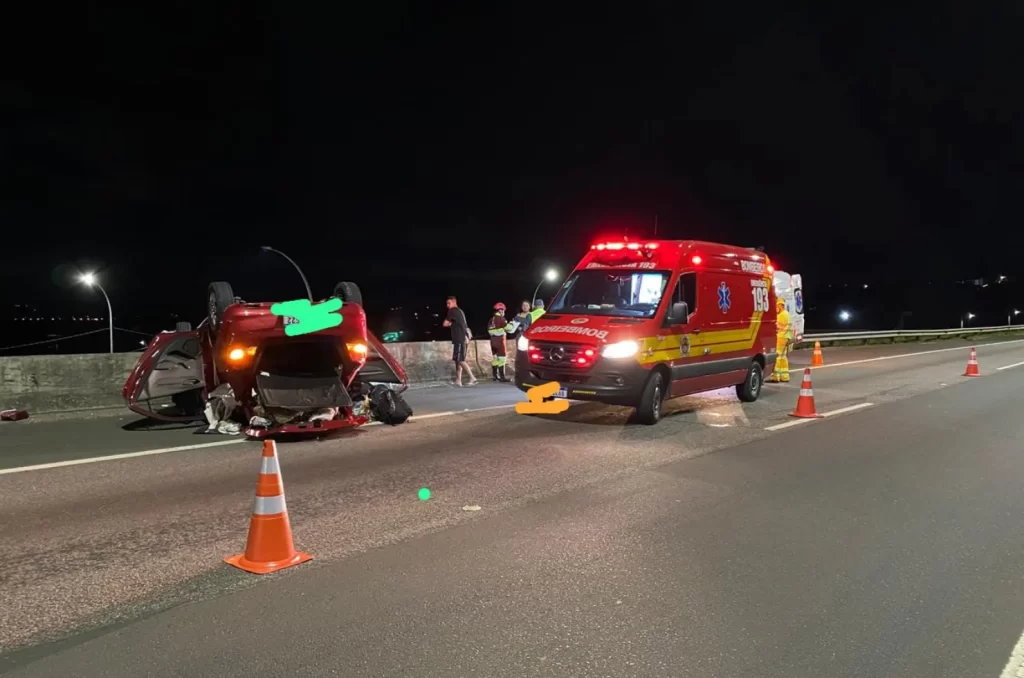 Capotamento na BR-101, em Içara