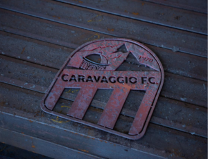 Caravaggio anuncia novo escudo do clube