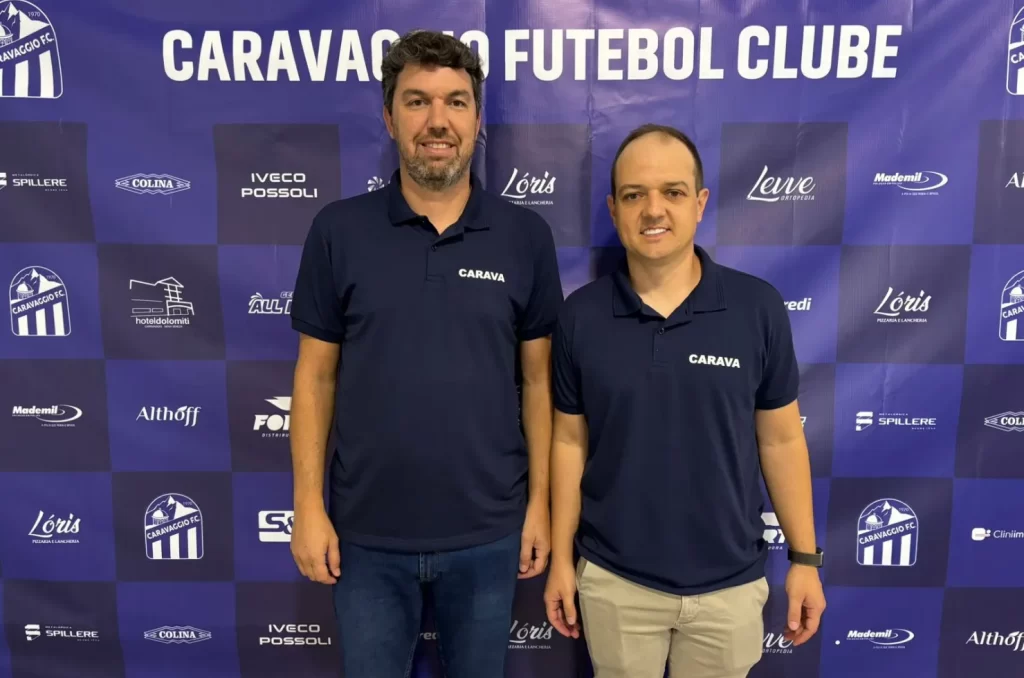 Victor Milanez Spilere e Ramon Spillere, eleitos presidente e vice do Caravaggio Futebol Clube, durante evento de eleição