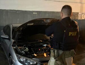 Carro furtado no RJ é recuperado pela PRF em Navegantes