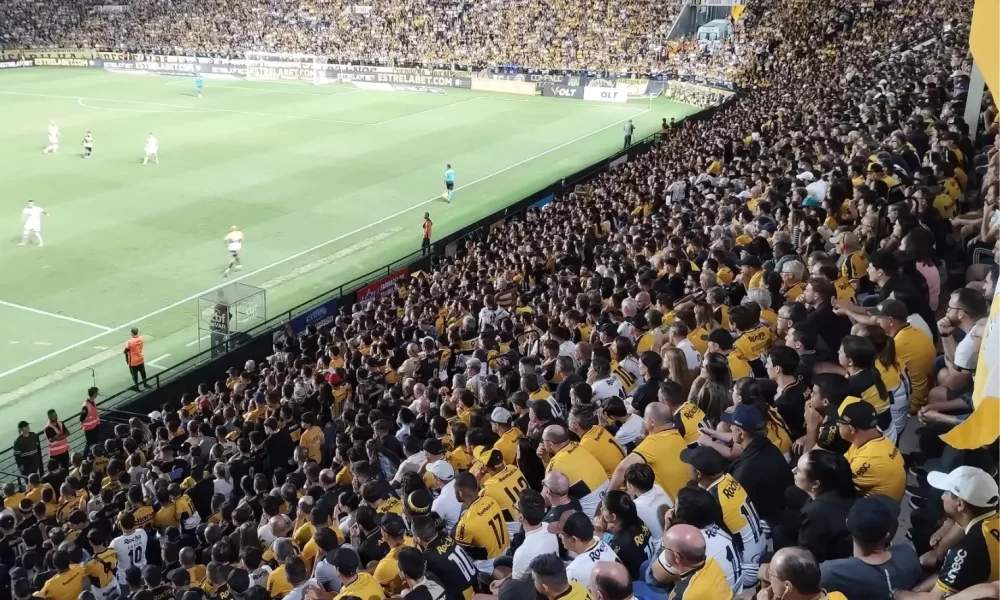 Celular furtado durante jogo do Criciúma é recuperado em Araranguá