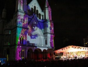 Concertos e projeções do Natal EnCanto iniciaram no domingo