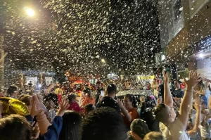 Criciúma: bairro Rio Maina vive noite mágica com desfile natalino