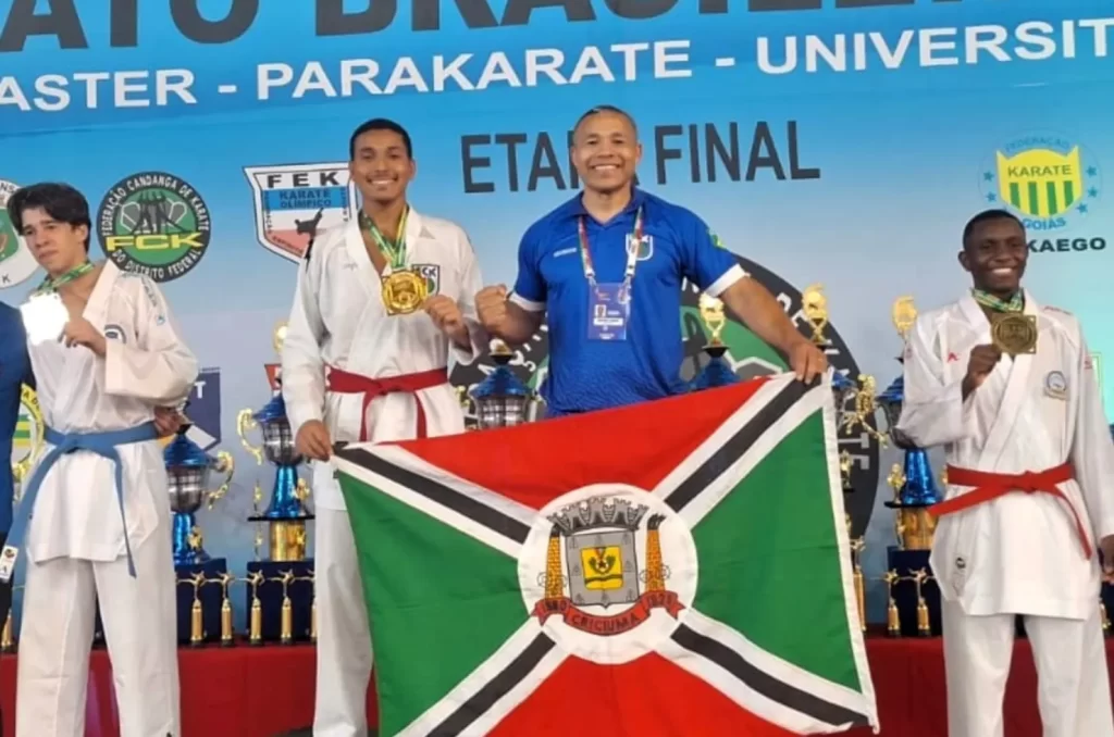Atleta Vitor Lima, campeão brasileiro de karatê Sub-21, conquistando medalha de ouro e bronze em 2024
