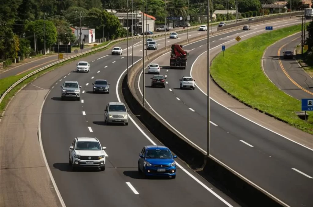 Imagem do trânsito nas rodovias