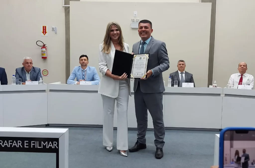 Diplomado, Franqui Salvaro projeta governo e relembra debate com Alemão