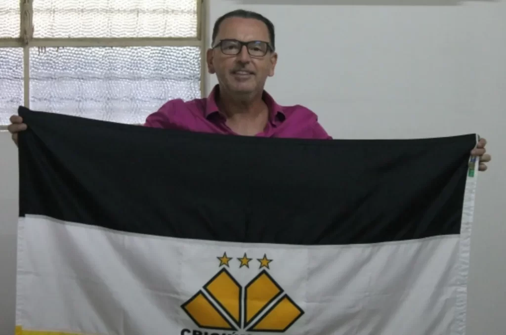 Anselmo Freitas durante posse como presidente do Criciúma em 2020