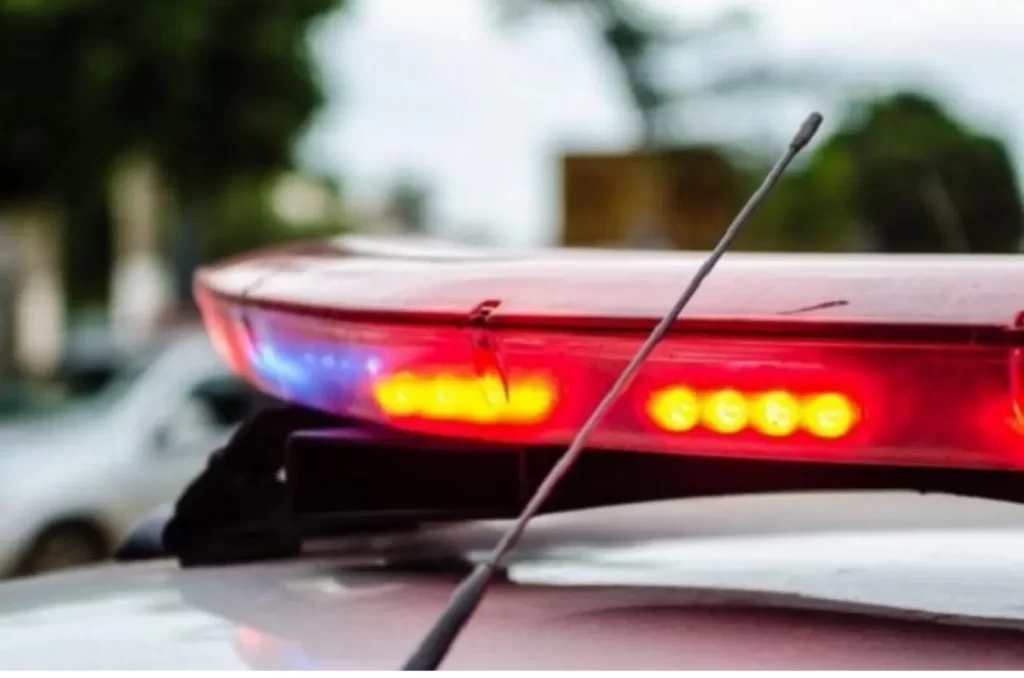 Homem é preso após furtar chinelos em mercado