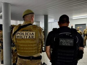 Operação prende trio por roubos e desarticula grupo em Florianópolis