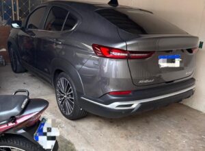 Fraude milionária: Polícia Civil cumpre buscas e apreende carro