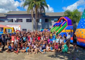 Festa de Natal encanta crianças e adolescentes em São José