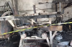 Incêndio atinge garagem de máquinas agrícolas em Ermo