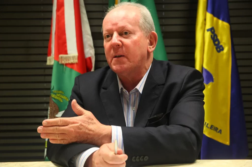 Marcos Vieira se coloca a disposição para concorrer ao Governo de SC em 2026