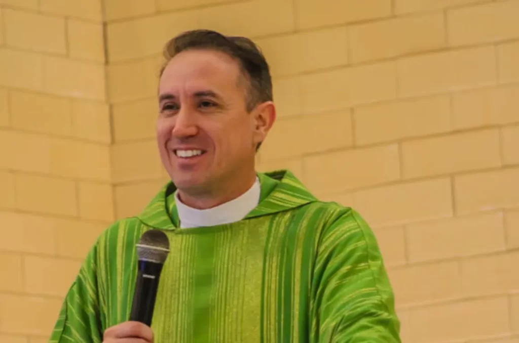 Padre Antônio Vander celebrará missa em Morro da Fumaça