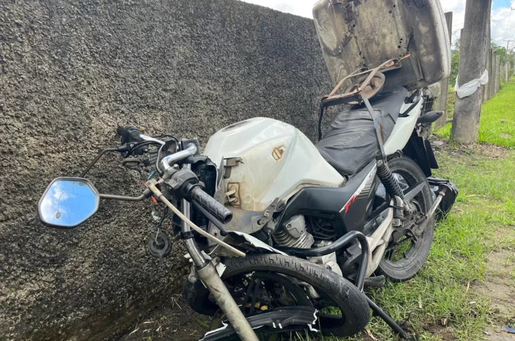 Motociclista fica gravemente ferido após bater de frente com carro em Criciúma 1