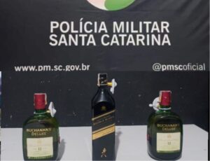 PM prende homem por furtar whisky em Itajaí