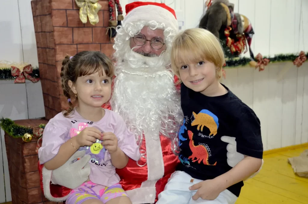 Papai Noel chegando em Siderópolis durante a abertura do "Natal da Esperança