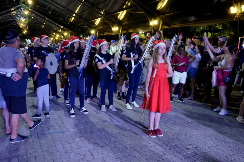 Papai Noel chegando em Siderópolis durante a abertura do "Natal da Esperança