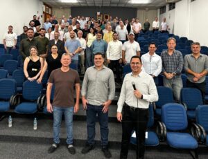 Prefeito eleito de Itajaí reúne secretários em evento