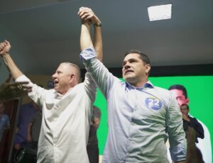 Itajaí realiza duas solenidades de posse para Robison Coelho e Rubens Angioletti