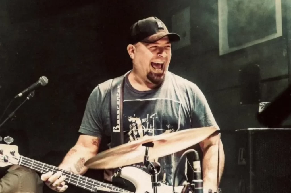 Mingau, baixista do Ultraje a Rigor, pode ficar sem plano de saúde após decisão do SBT de não renovar contrato para tratamento médico