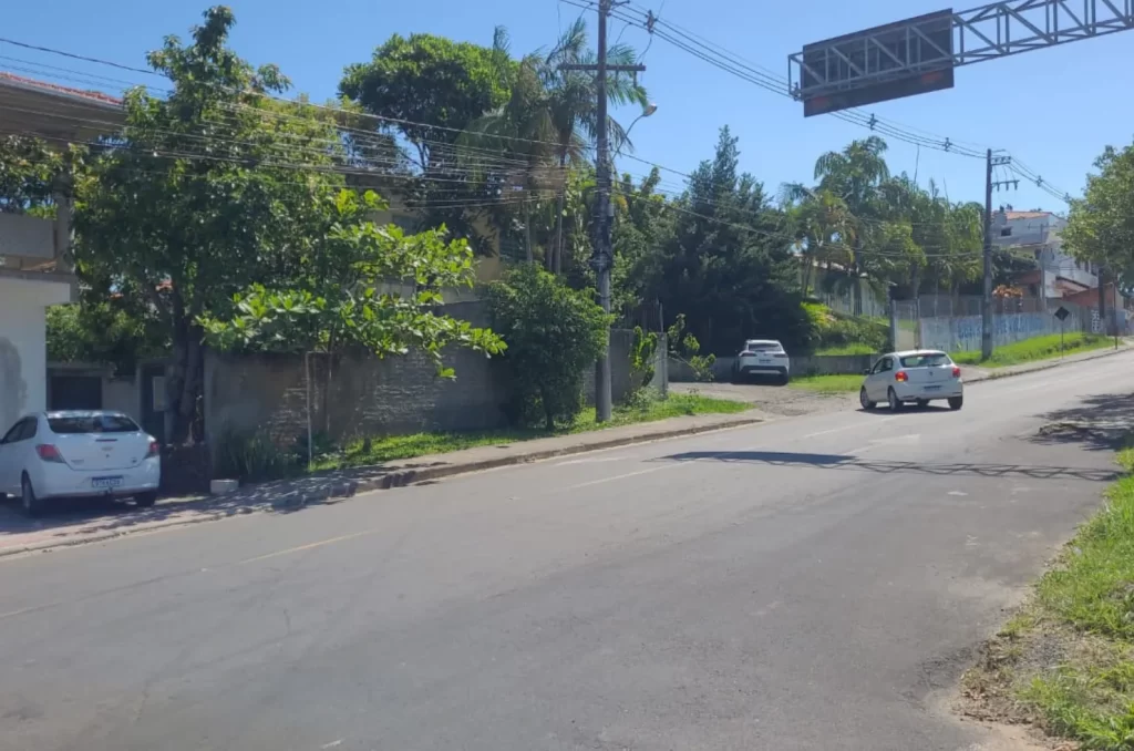 O prefeito Clésio Salvaro sancionou a lei que homenageia o Sargento Davi Appel, morto em serviço, nomeando uma rua de Criciúma. A homenagem foi proposta pelo 9° BPM e aprovada pela Câmara