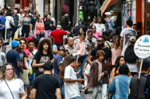 Serasa aponta 73 milhões de endividados no Brasil em 2024