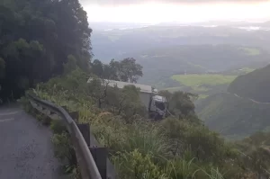 Serra do Corvo Branco está totalmente interditada