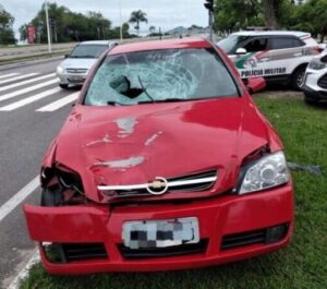 Mulher atropela, mata homem e foge na SC-401 em Florianópolis
