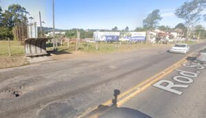 Idoso é esfaqueado em parada de ônibus durante roubo em Siderópolis