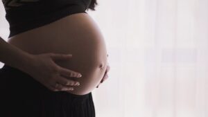 Clínica é condenada por diagnosticar falsa perda de feto 