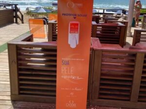 Totens de protetor solar gratuito serão instalados em Florianópolis