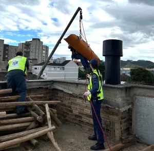 Trabalhador é resgatado após viga cair em cima de seu braço em Braço do Norte