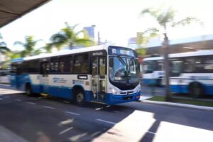 Véspera de Natal: mudanças nos horários de ônibus e suspensão de linhas na capital