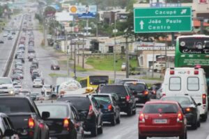 Fluxo de veículos na BR-101 após o Natal será 82% maior que o Normal