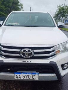 Motorista argentino é multado por placas ilegíveis na BR-101