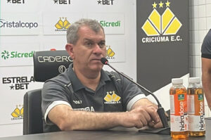 “O pênalti para o Flamengo arrebentou com o emocional dos jogadores”, diz Tencati