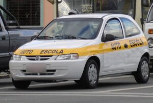 Atividades de autoescola de Florianópolis são suspensas por irregularidades