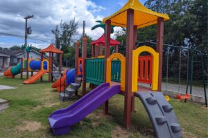 Educação fumacense finaliza implantação de parques infantis