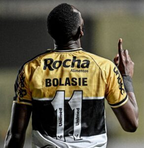 Bolasie puxa a fila de jogadores que devem deixar o Tigre