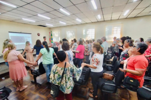 Palestra sobre sexualidade na terceira idade é destaque em confraternização da Saúde de Tubarão