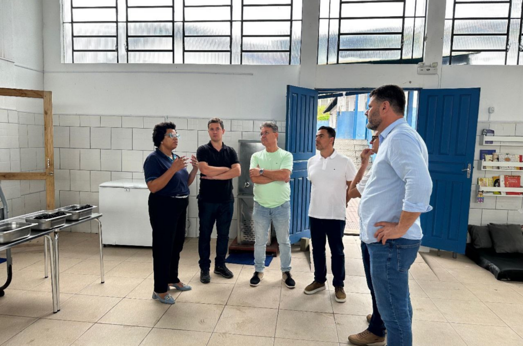 Soratto e Denis iniciam visitas às escolas e creches municipais de Tubarão